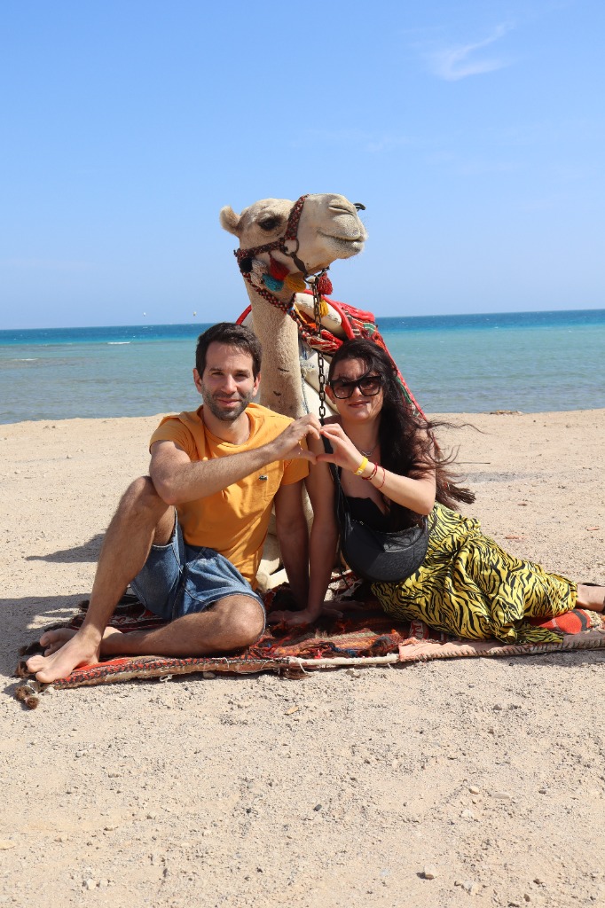 Kamelreiten Strand Paar