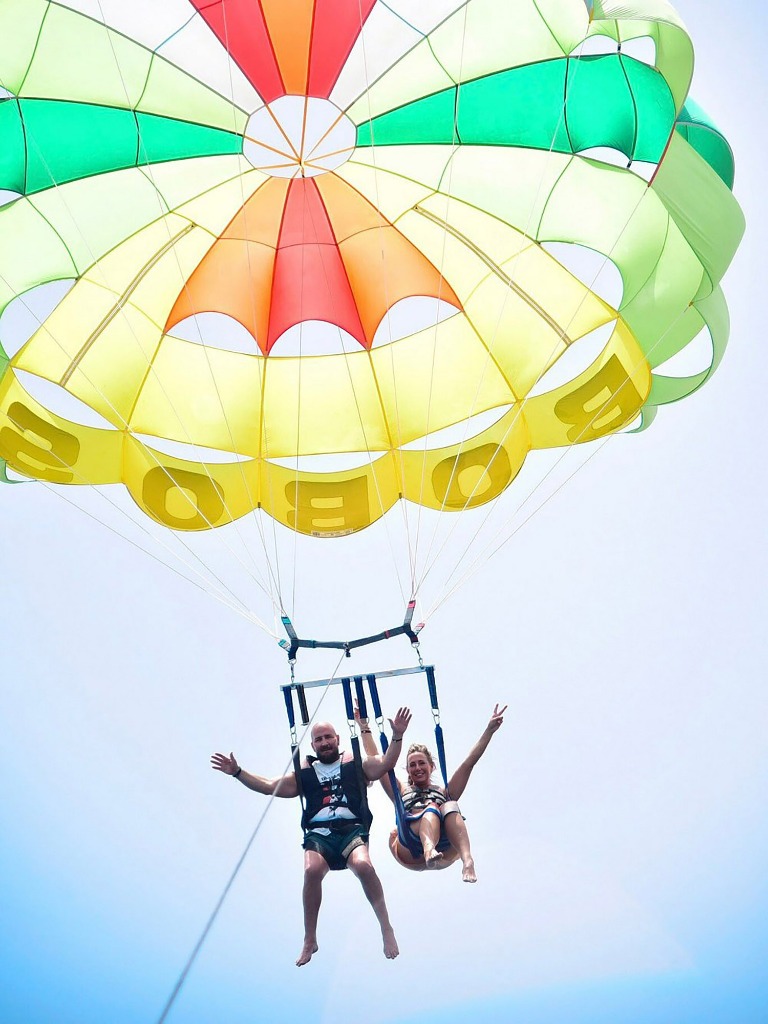 Parasailing Rotes Meer