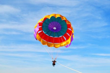 Parasailing: Single Parachut Flight with Speedboat