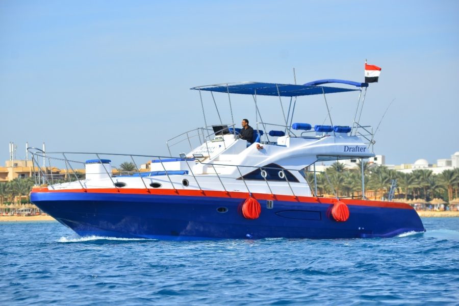 Private Yacht “Crazy Dolphin” – Rent with Crew